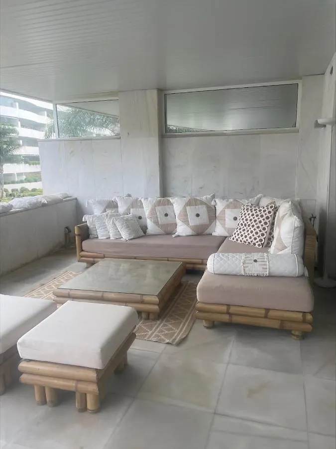 Embrujo De Banus - Spacious 2 Bedroom Apartment Steps Away From Beach Marbella Hiszpania