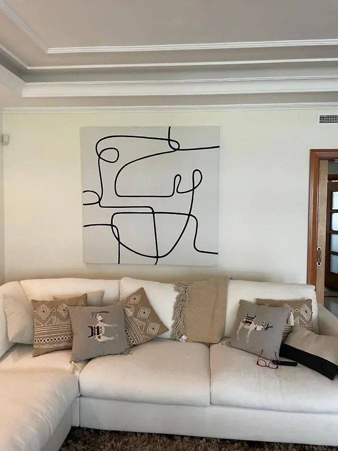 Embrujo De Banus - Spacious 2 Bedroom Apartment Steps Away From Beach Marbella